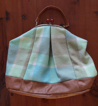Load image into Gallery viewer, Woolen Blanket Tote Bags